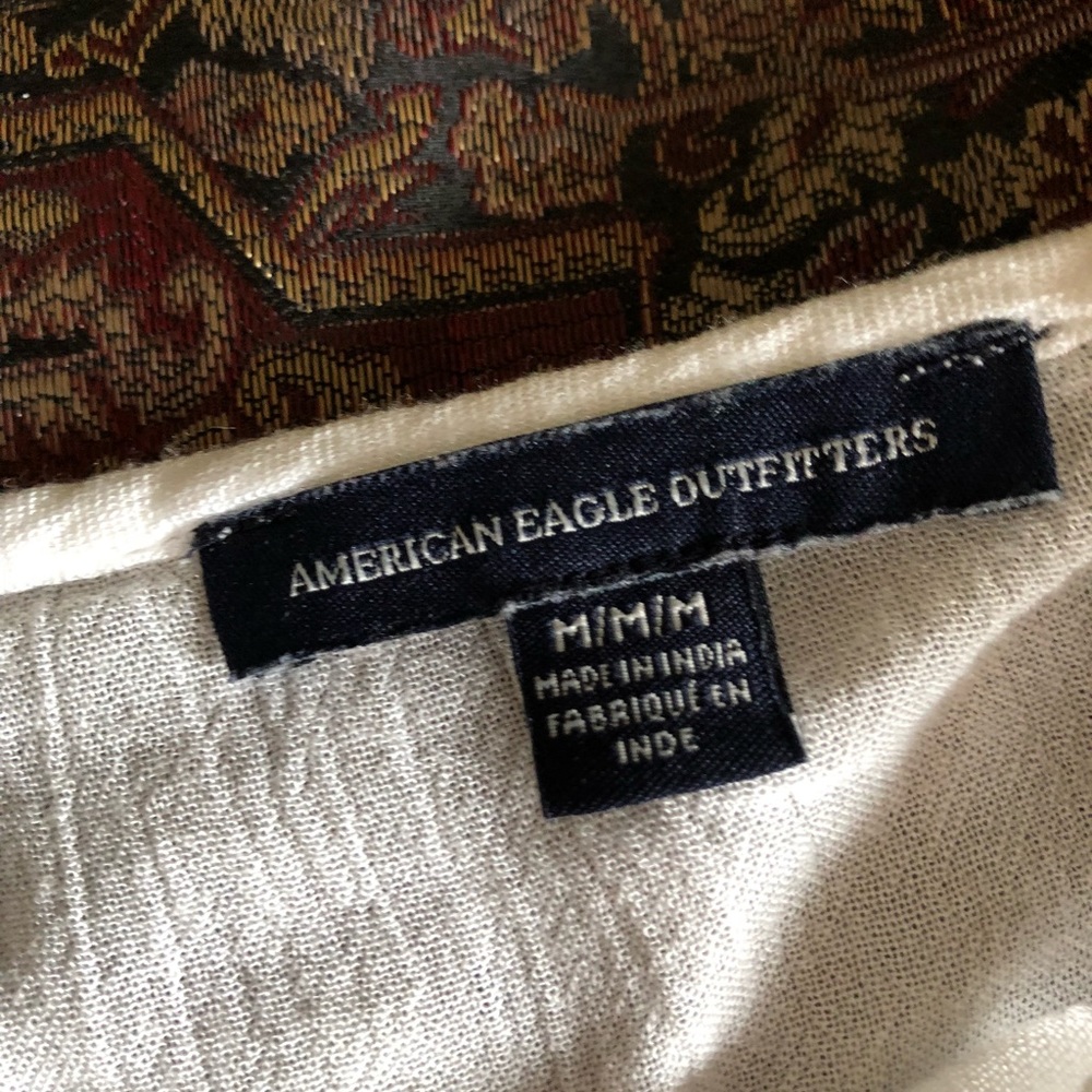 American Eagle Blouse EXCELLENT CONDITION - Picture 4 of 7